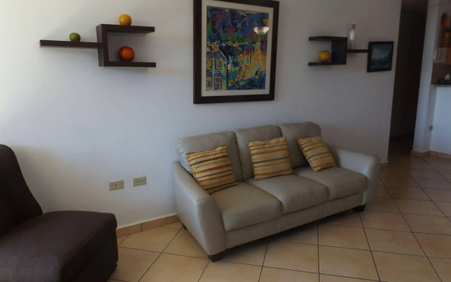 Front Beach Luxury Apartment