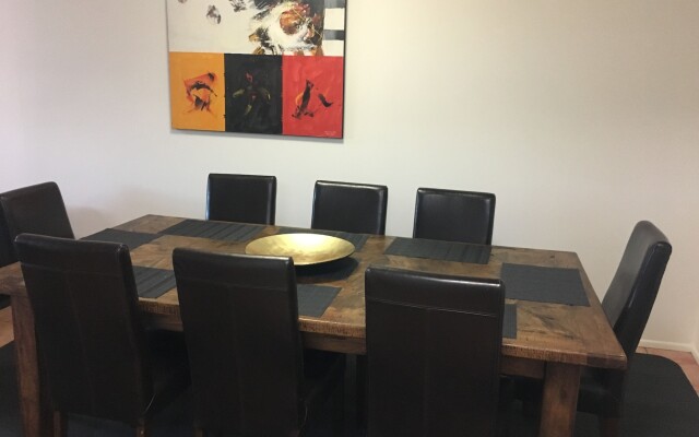 The Cosmopolitan Motel and Serviced Apartments