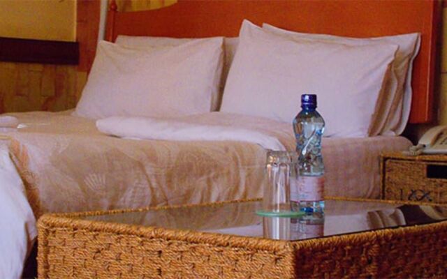 DewChurch Drive Hotel