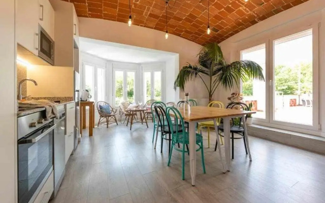 Newly renovated room w Pool y BikeParking