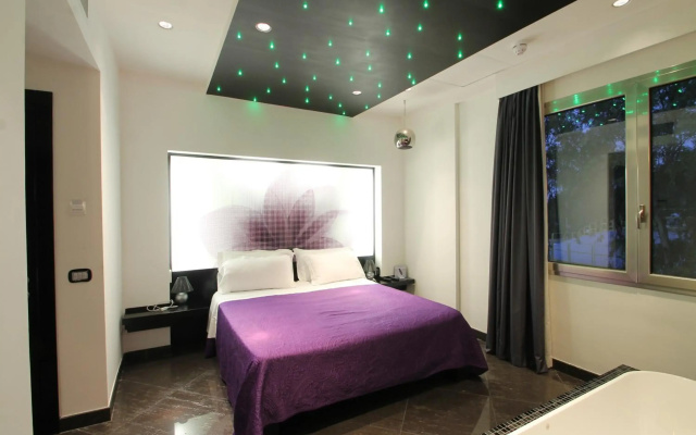 SLS LUX Brickell