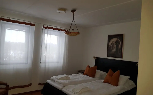 Big Moose Hotel