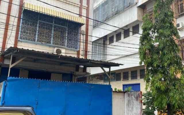 Bulusaraung Homestay Makassar By Zuzu