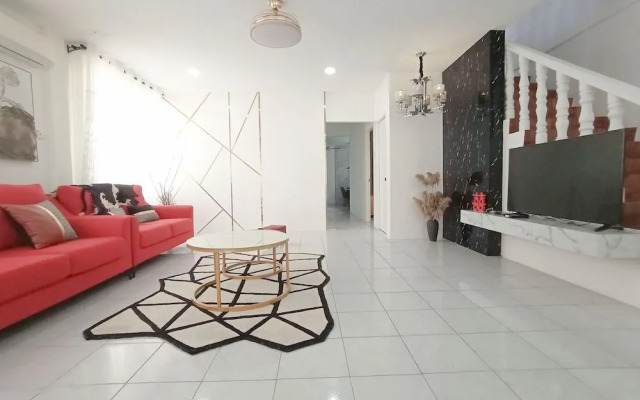 OYO 90188 Sibu Aeroplane Homestay2u