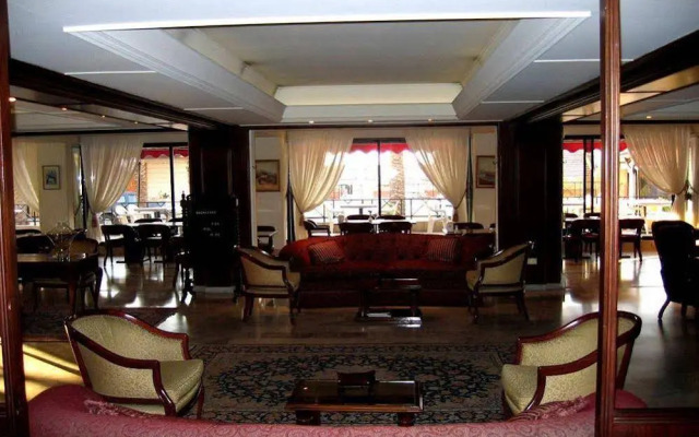 Aquarium Hotel & Resort