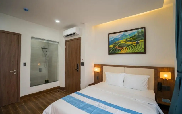 Santini Hotel