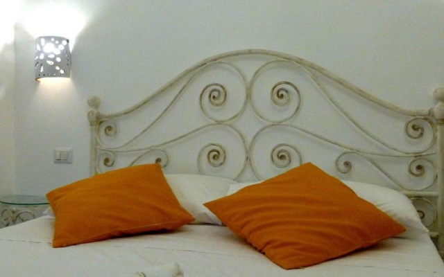 Clelia's Boutique Rooms & Suites