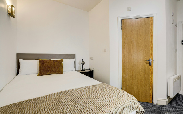 Belvilla Ilford Station Hotel, 4 min from Elizabeth line