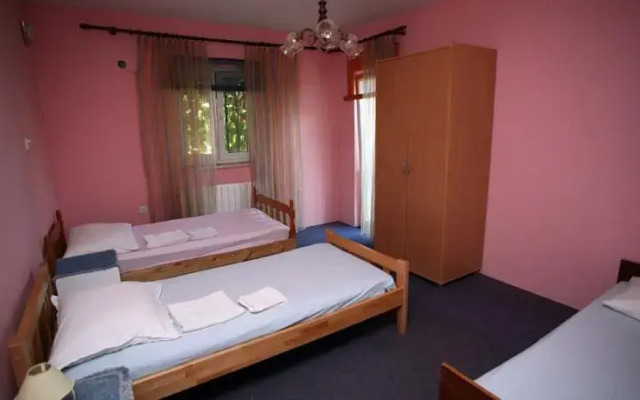 Apartments Jakšić