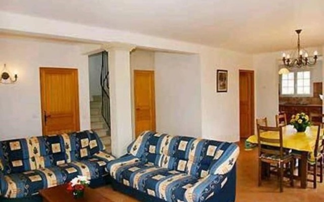 House With 3 Bedrooms in Saint-pierre-de-vassols, With Private Pool, E