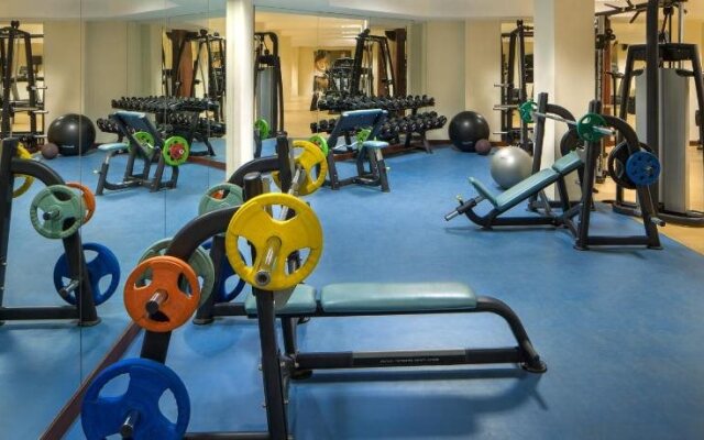 DLF Club 5