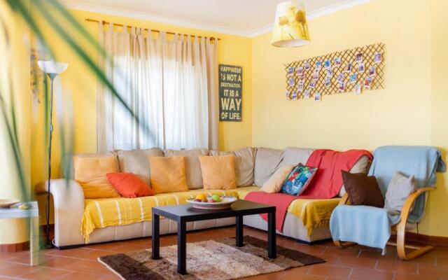 Peniche Beach House - Hostel