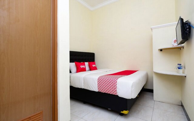 Santana Guest House by OYO Rooms