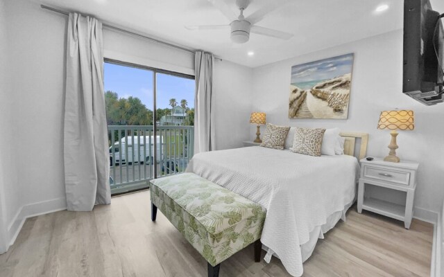 Seacrest - 6 - 2 Br townhouse by RedAwning