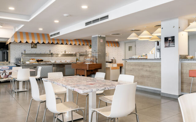 AluaSun Helios Beach – All Inclusive