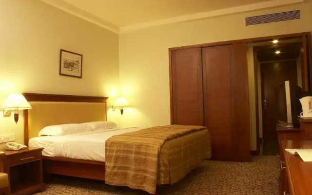 Golden Landmark Resort