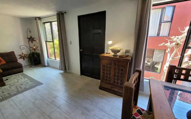 Lovely 2B/1B Condo with Peaceful Surroundings.
