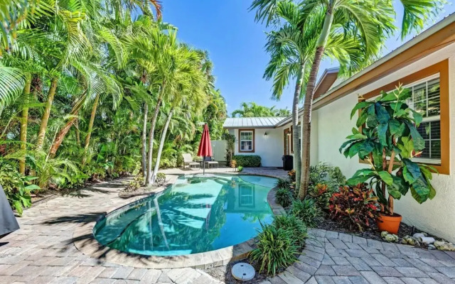 Anna Maria Island Surfside Bungalow