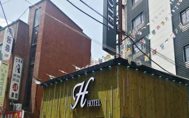 H Hotel