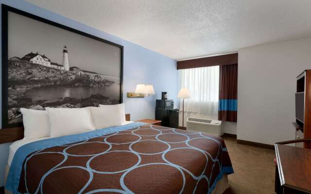 Super 8 by Wyndham Portland ME