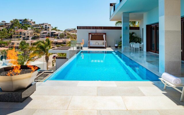 Spectacular Modern Luxury and Exceptional Amenities at Mantea Casa Cabo in Pedregal