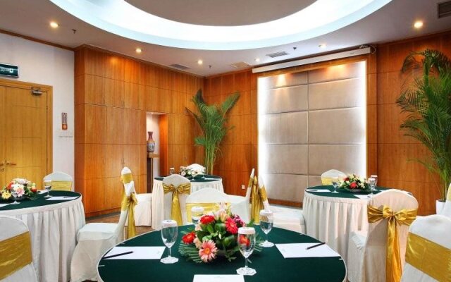 Green Land Hotel