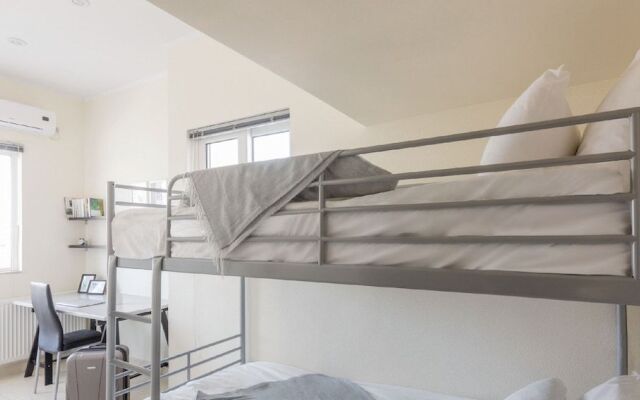 Nautilus Apartments Airport by Airstay