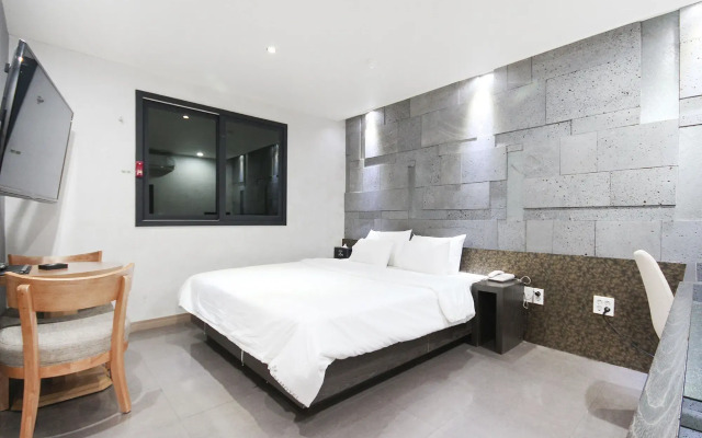 Jun Motel