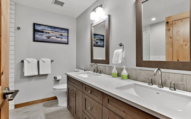 White Spruce Lodge by Spring Creek Vacations