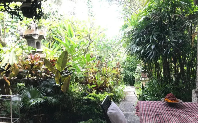 Anom Cottages