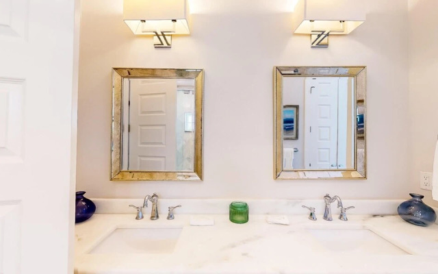 Paradise Beach by AMI Locals