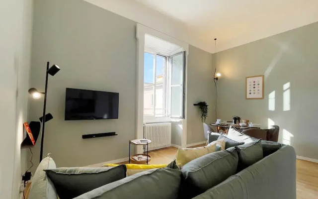 Elegant apt in Historical Building