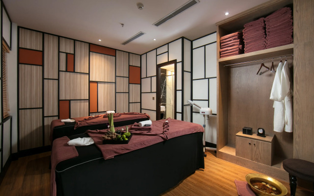 Rising Dragon Legend Hotel