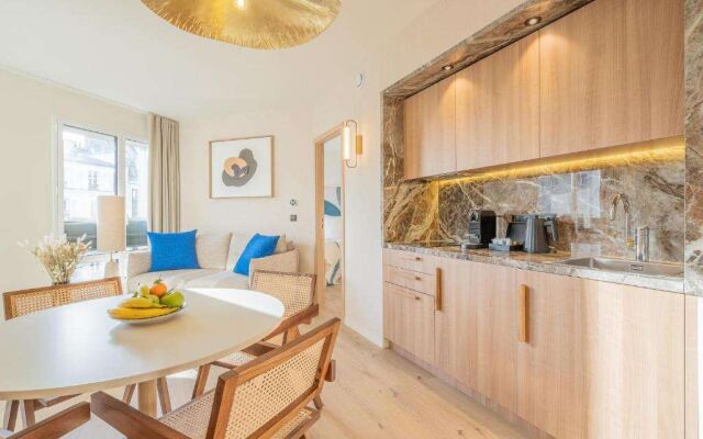 Yuna Porte Maillot - ApartHotel