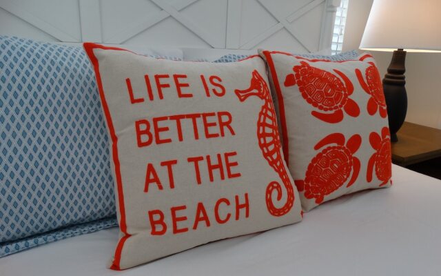 Sunny Shores Inn & Suites