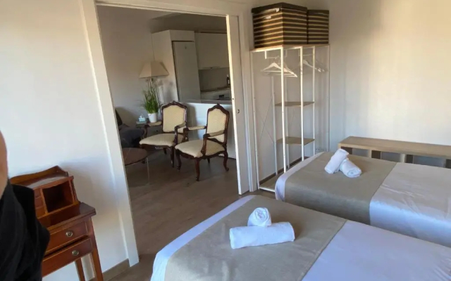 Espectacular Tarragona Corsini Apartment-2, en el centro, con parking - Hotel in 塔拉戈纳 - Photo 4