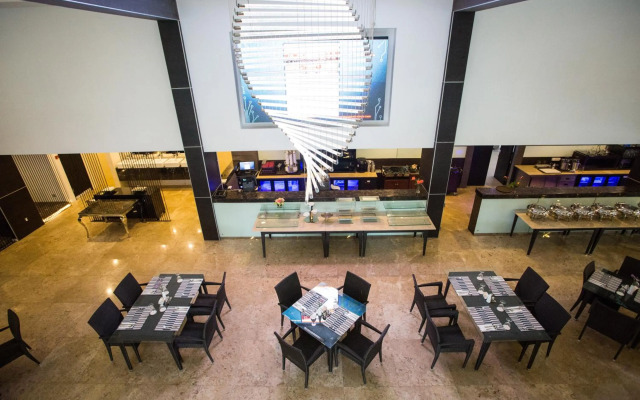 Royale Signature Hotel