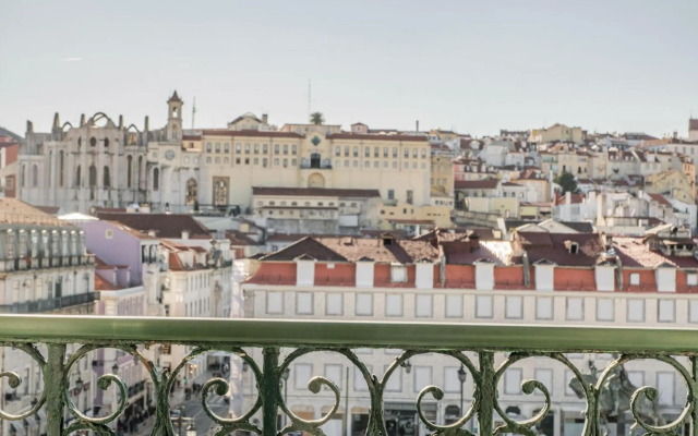 Lisbon Heart Apartments - White Apartment by LovelyStay