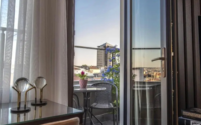 Valente Suites & Hotel