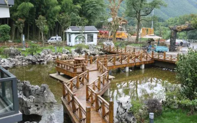 Moon Bay Resort