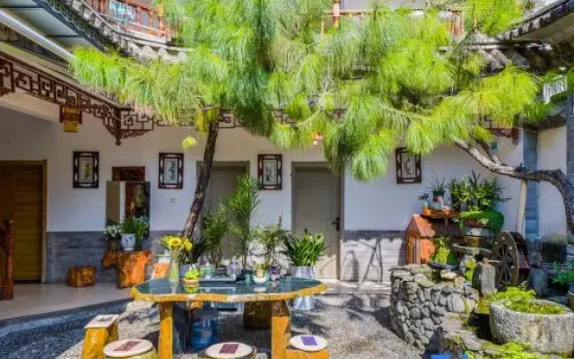 Honglinge Inn (Dali Ancient Town South Gate)