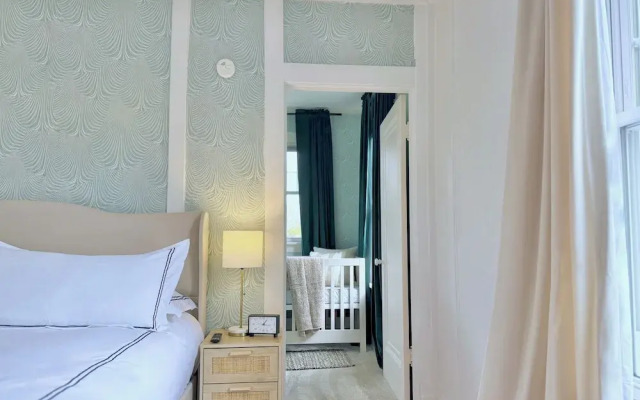The Colonial Mt. Lebanon by Luxe PGH