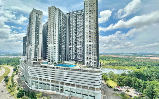 Afiniti Residences Medini by Stayrene