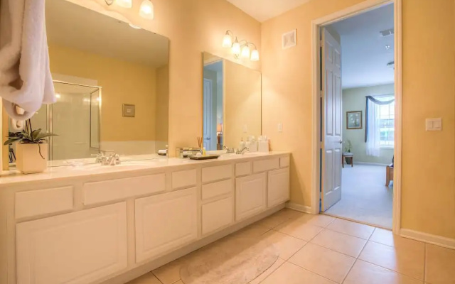 5049 Shoreway Loop #301