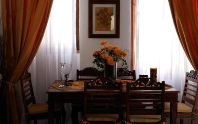 Nineta's House Sea View near the Airport