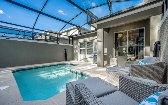 Luxury Chic Modern Home Prime Location