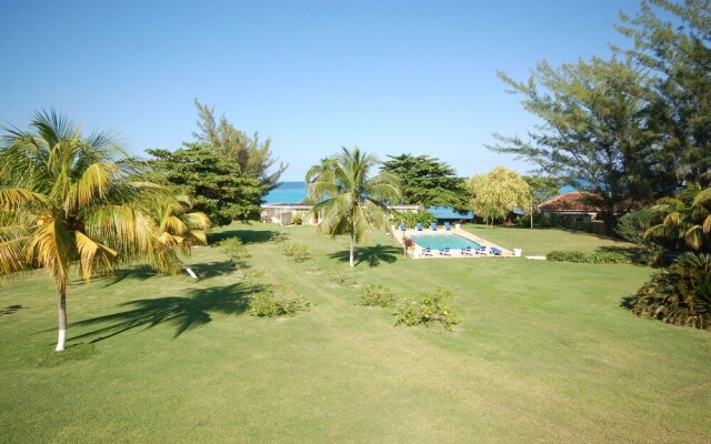 Miramar Villas, 6br by Jamaican Treasures