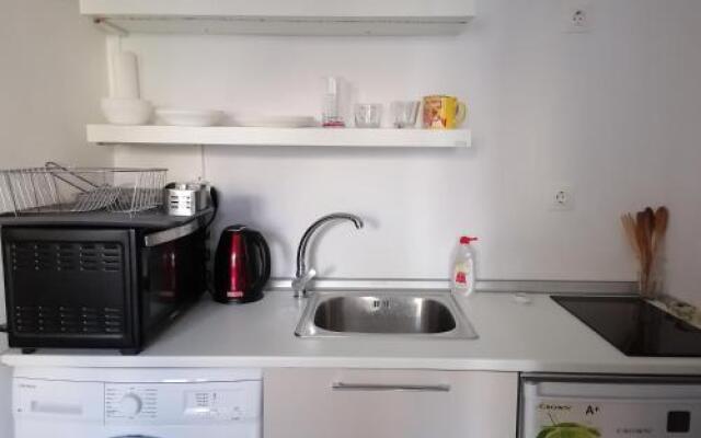 Myron's apartment