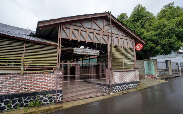 OYO 3882 Pondok Pujasera