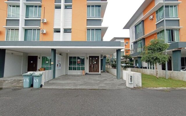 Oyo 90187 Hello Kitty Homestay - Gated Sibu